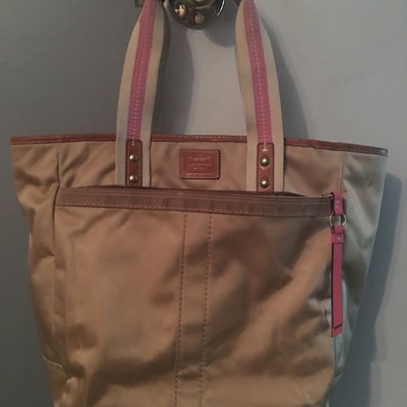 LARGE COACH CREAM & PINK BAG w COACH KEYTAG - Picture 2 of 8